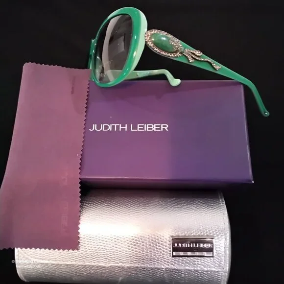 Judith Leiber Green Square Sunglasses New Silver Case Cleaning Cloth & Gift Box - Picture 12 of 12